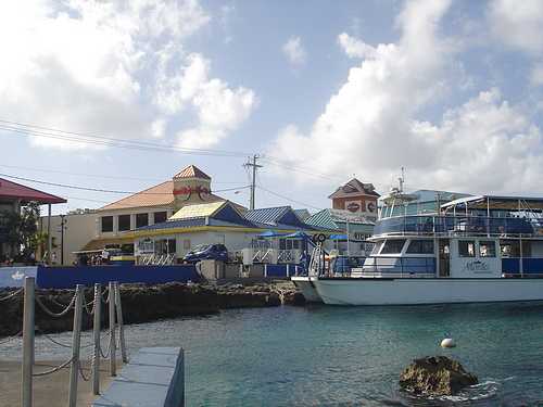 Grand Cayman cruise ship harbor